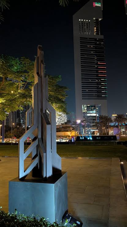 Créer sa société tech à Dubaï : Le match juridique et fiscal entre le DIFC et la DMCC