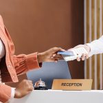 La taxe Tourism Dirham à Dubaï : Tout comprendre sur les frais de séjour hôteliers obligatoires